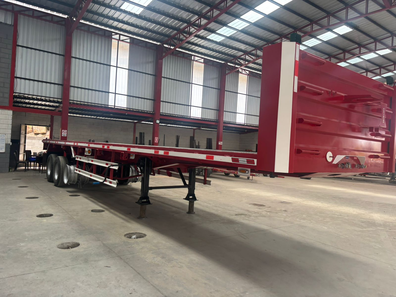 Plataforma plana roja
